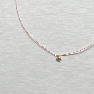 Collier fil croix
